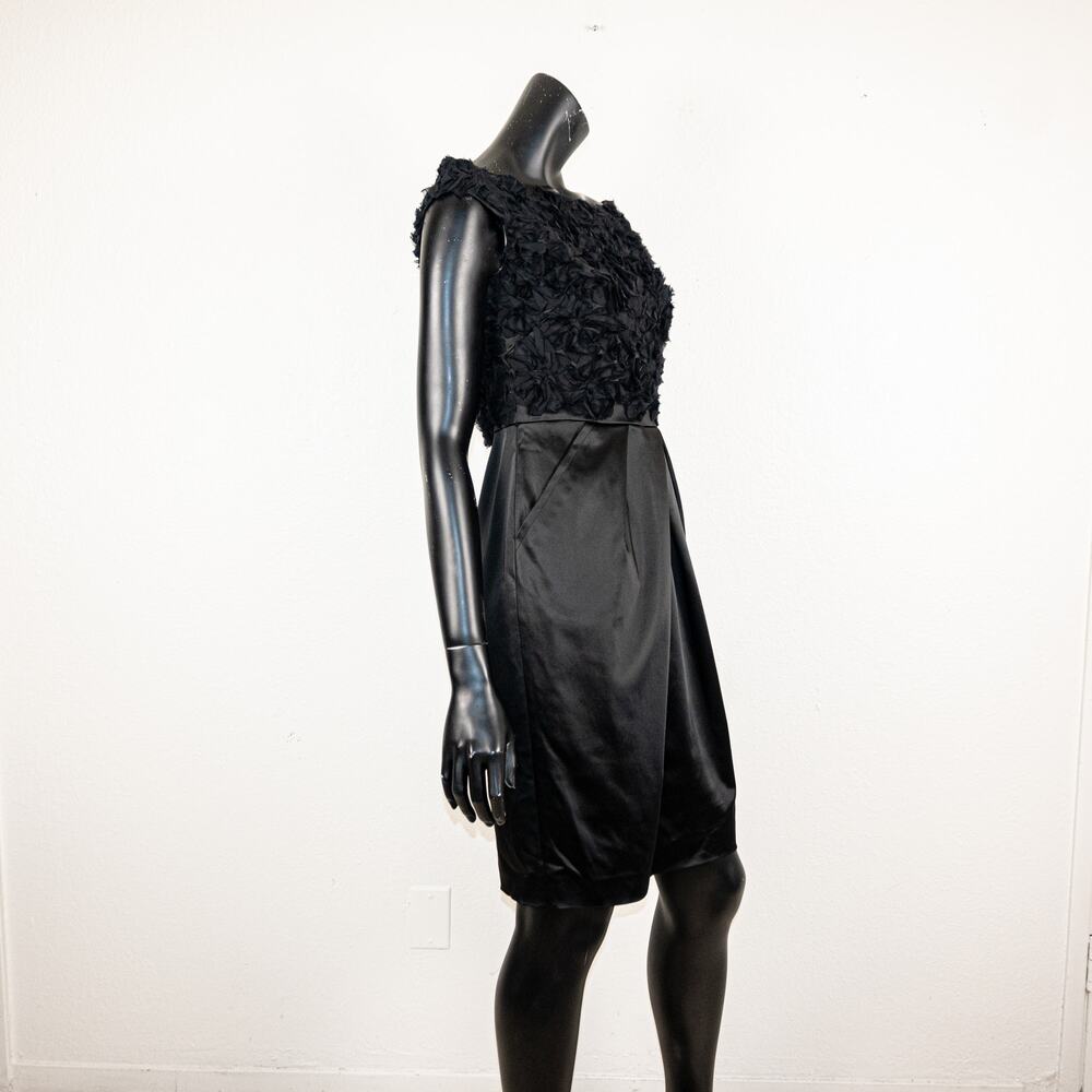 ST. JOHN Women's Rosette Cocktail Dress in black size 4 - Picture 4 of 11